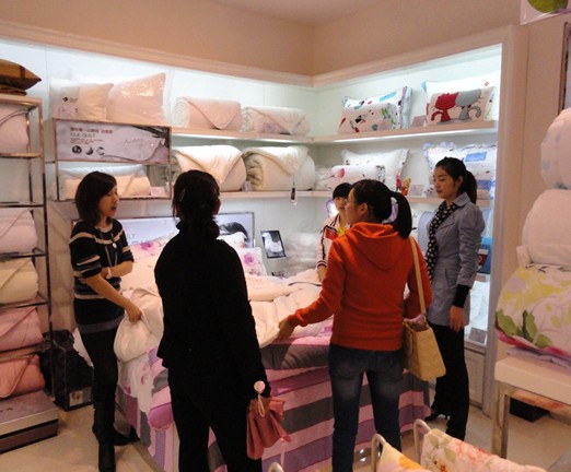 澧縣紫羅蘭家紡專賣(mài)店創(chuàng)銷(xiāo)售奇跡，揭秘家居用品市場(chǎng)的新突破